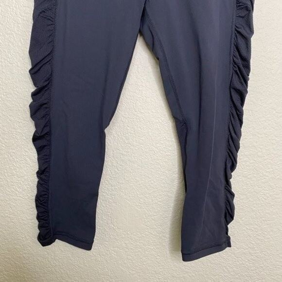 Lululemon athletica Deep Coal Run: In the Sun Crop 19" Size 6 - Picture 3 of 9